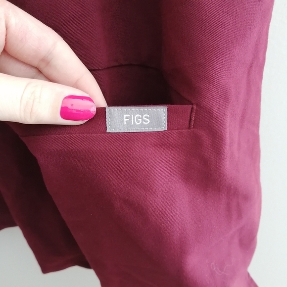 NWT Figs Casma 3 Pocket Short Sleeve Scrub Top Burgundy XL - Picture 7 of 16
